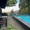 Grouse Cheerful large private bedroom, bath, shared deck, pool, hot tub - North Vancouver