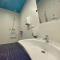 We Street Hostel - Albergue