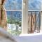 GH Aparts with SCENIC VIEWS & POOL - Gornji Orahovac