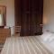 Travellers Lodge Bed & Rooms