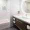 Courtyard by Marriott Montreal Laval