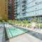 Stylish 3Bed HighRise with Pool, Spa, Rooftop Deck - Los Angeles