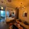 Whiteluxe - 42nd floor river front apartment
