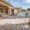 Villa Luna- Pool with Jacuzzi by the Beach - إِستيبونا