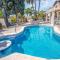 Villa Luna- Pool with Jacuzzi by the Beach - إِستيبونا