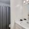 Your 2B Getaway - Sleeps 6 - Pool, Pkg - Walk Dtwn - أوستن