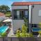 House with pool Ledenko