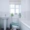 3 Bedroom Semi-Detached Home Sleeps 5 with Driveway