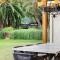 Villa Syrene - Pool and Spa Retreat