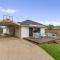 Mornington Beach House, Modern and Characterful