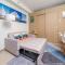 2 Condos, 5 Beds, 2 CR @ Shore2 MOA (3rd&5th Flrs) - 马尼拉