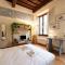 Via Benedetta, 13 - Florence Charming Apartments - Florentine Gem Steps from Station - Prime Spot