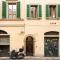 Via Benedetta, 13 - Florence Charming Apartments - Florentine Gem Steps from Station - Prime Spot