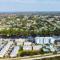 Brand New House Boat Stunning Views and Resort Amenities - Merritt Island