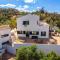 Villa Eiras Altas by Portucasa