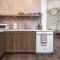 Skyline Bourbon Loft by Hollyhock Suites 5 Bedrooms-2 baths With Soaking Tub