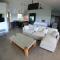 Luxury Villa with Separate Guest house and 360view - 奎波斯城