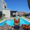 VILLA KARLA