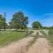 Scenic La Grange Tiny Home on 22 Acres By Wineries - La Grange