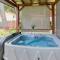 1 Mi to Lake Hot Tub Haven in Pollock Pines!