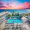 Hollywood Beach Modern Studio Rooftop Pool