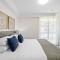 Beachside 2-Bed with Pools Gym BBQ and Parking