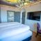 Maxim Suites by Elias Holl