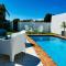 Reflections Broadbeach- Heated Pool! Complete Waterfront Entertainer with Huge Deck, Pool Table and Pontoon - Gold Coast