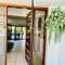 Reflections Broadbeach- Heated Pool! Complete Waterfront Entertainer with Huge Deck, Pool Table and Pontoon - Gold Coast