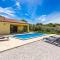 Villa Rok in beautiful olive oasis, 2BD, pool, WIFI - Puntera