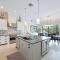 4BR Ritzy Marco Home l Lush Pool - جزيرة ماركو