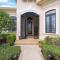 4BR Ritzy Marco Home l Lush Pool - جزيرة ماركو