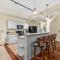 The Ray- 1st Floor Charming Condo- Walk to Downtown