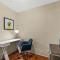 The Ray- 1st Floor Charming Condo- Walk to Downtown