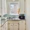 Fenced-in Backyard, Univ Hts Charmer, 3 Bed - Cleveland Heights