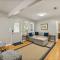 Fullerwood Park Retreat, 5 min to Downtown, Sleeps 6