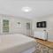 Fullerwood Park Retreat, 5 min to Downtown, Sleeps 6
