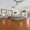 The Ray - 2nd Floor Historic Condo- Minutes Walk to Downtown