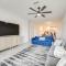Bright Englewood Townhome with Patio - 6 Mi to Beach - Englewood