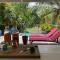 Charmant bungalow avec petite piscine privée