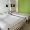 Marias apartment flats to let seaside heart city Chantzara 2studios sea view far 50 m harbour - 伊古迈尼察