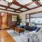 Charming renovated 4B Ranch - 马布勒顿