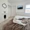 King-size bed en- suit, Luxury refurbished home - Balderton