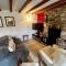 Cosy cottage in peaceful location