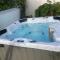 Bryntirion Farmhouse Apartment with Hot Tub - Llanfair Caereinion