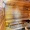 The Purple Hen Hideaway Ramada Resort