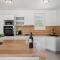 Modern apartment with private pool near Split - Podstrana