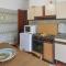 3 Bedroom Cozy Apartment In Scalea