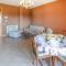 Beautiful Apartment In Tuoro Sul Trasimeno With Kitchen