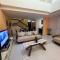 Creys Condo 3 at Pico De Loro Cove - 纳苏格布
